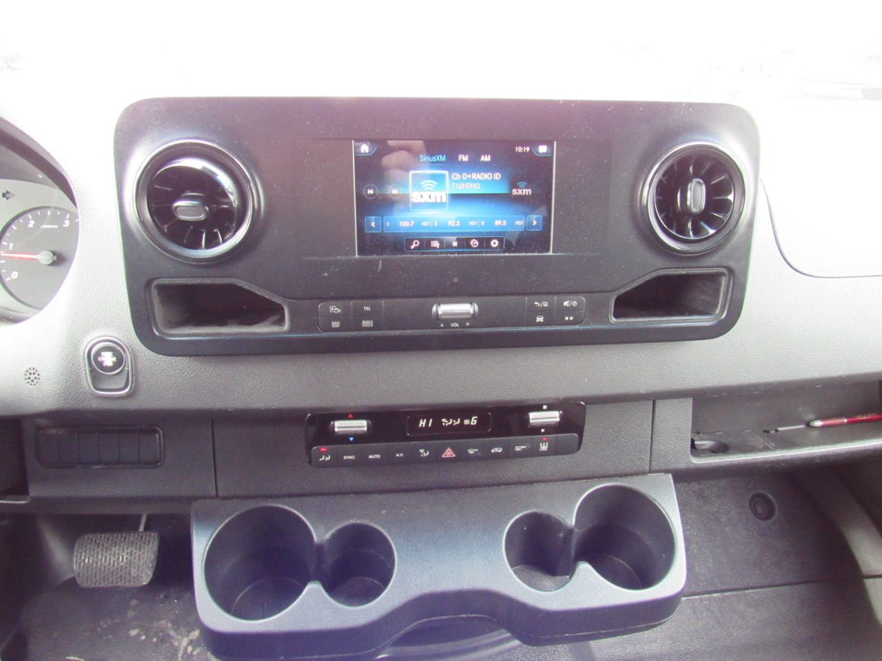 Mercedes-Benz Sprinter Passenger Van 2500 High Roof V6 170" RWD 2019