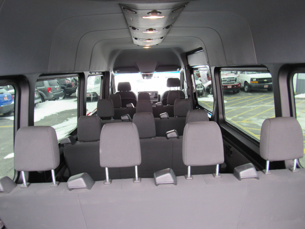 Mercedes-Benz Sprinter Passenger Van 2500 High Roof V6 170" RWD 2019