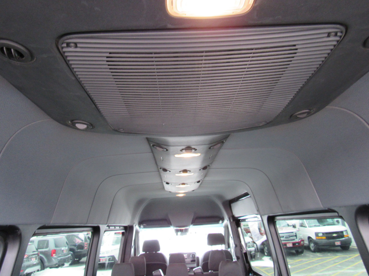 Mercedes-Benz Sprinter Passenger Van 2500 High Roof V6 170" RWD 2019