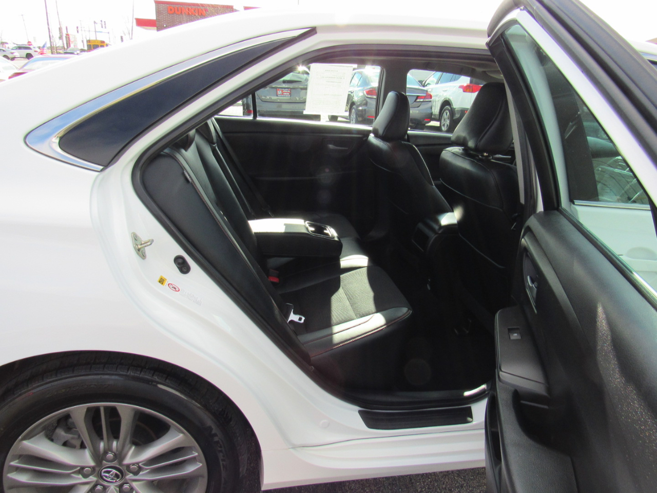 Toyota Camry SE Auto (Natl) 2017