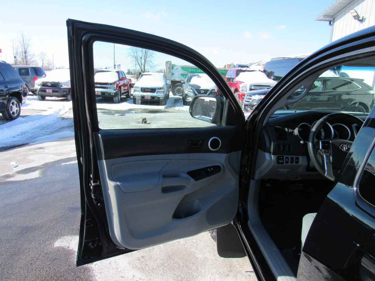 Toyota Tacoma 4WD Access Cab I4 AT (Natl) 2015