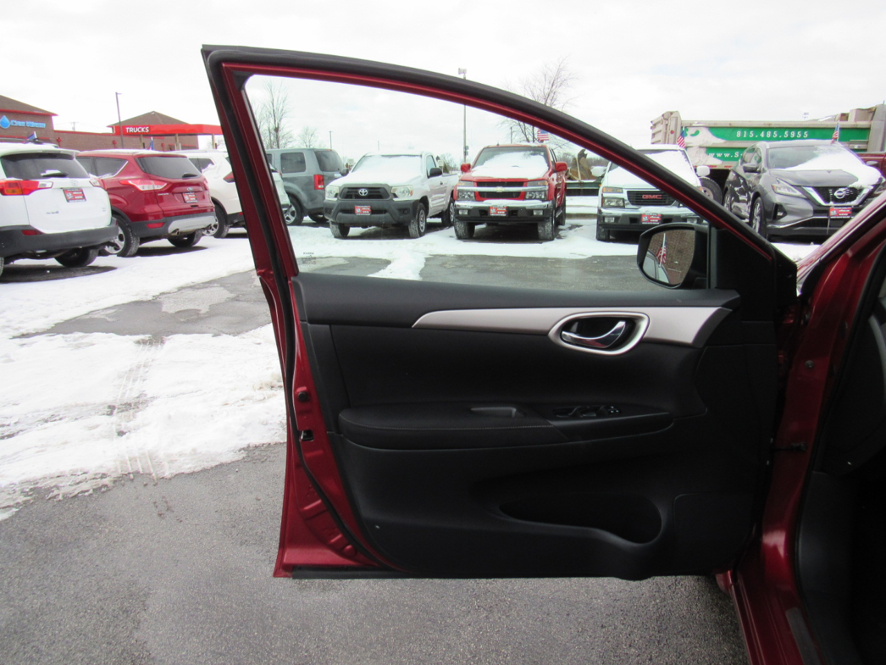 Nissan Sentra 4dr Sdn I4 CVT SV 2015