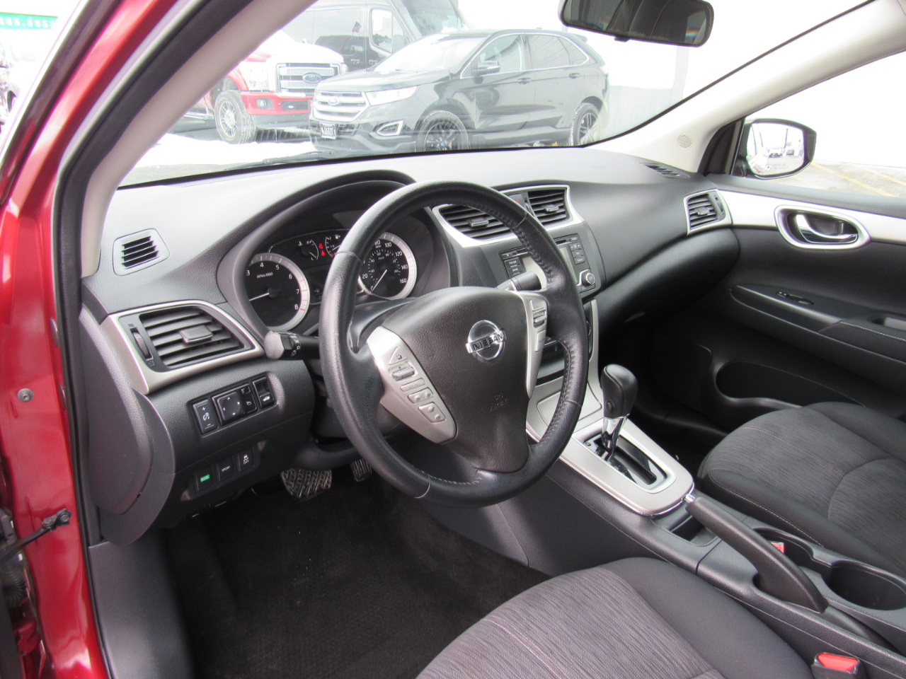 Nissan Sentra 4dr Sdn I4 CVT SV 2015