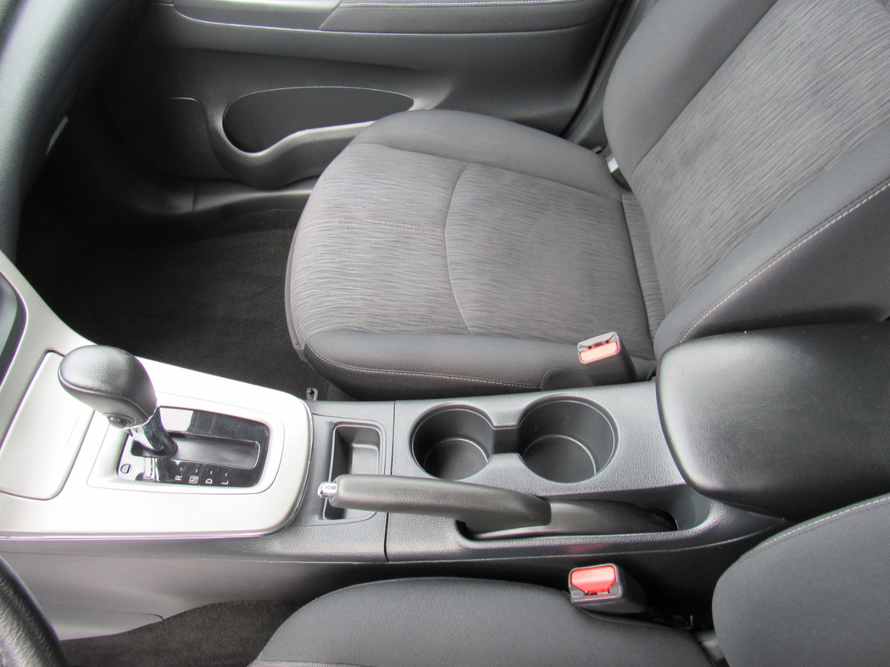 Nissan Sentra 4dr Sdn I4 CVT SV 2015