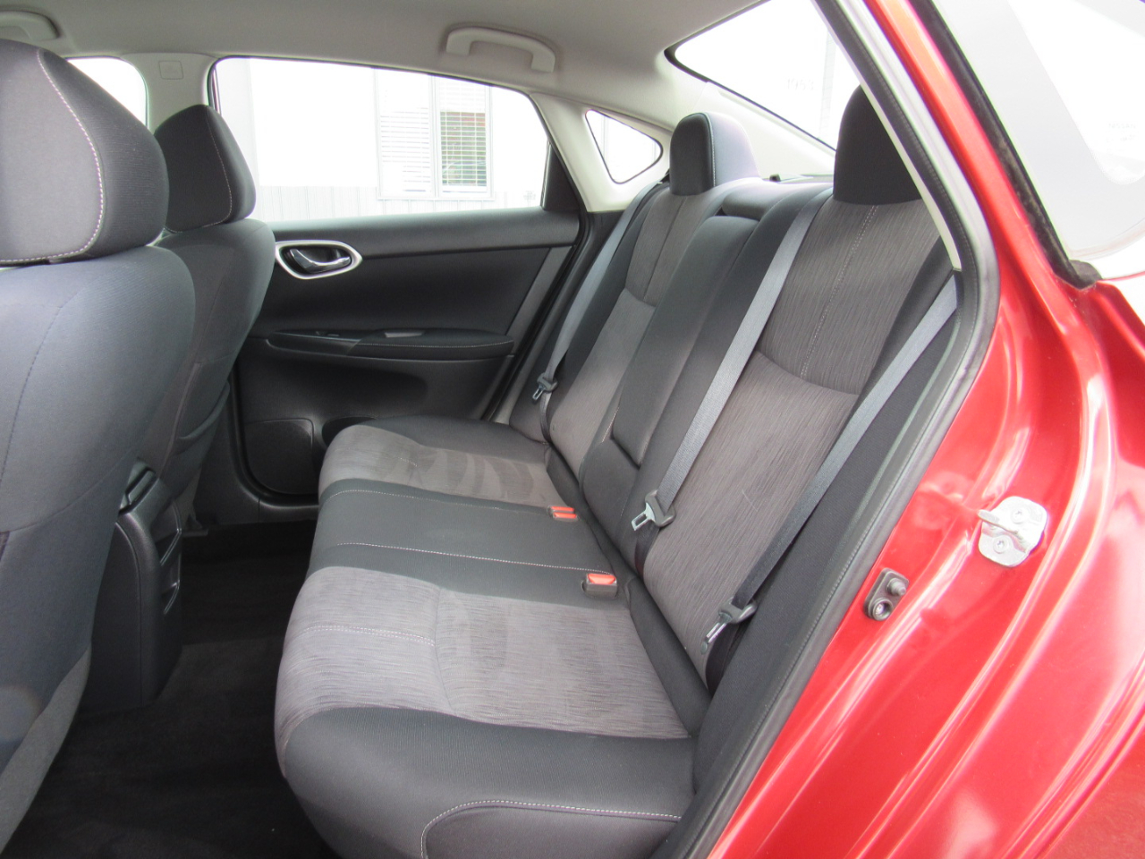 Nissan Sentra 4dr Sdn I4 CVT SV 2015