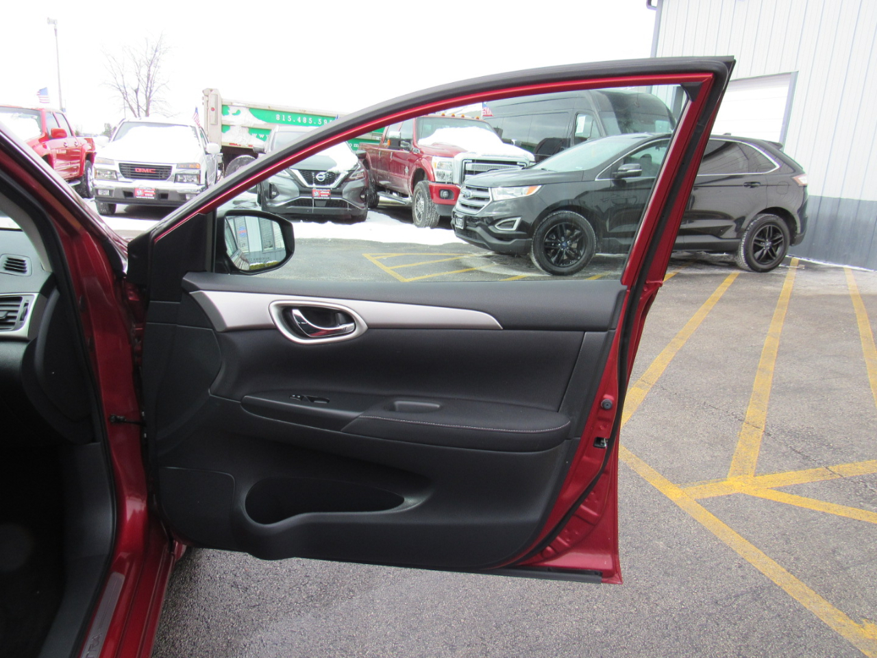 Nissan Sentra 4dr Sdn I4 CVT SV 2015