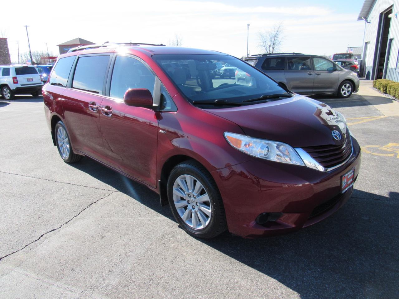 Toyota Sienna 5dr 7-Pass Van LE AWD (Natl) 2016