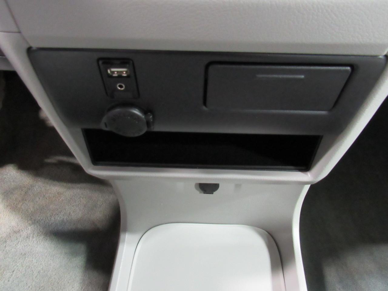 Toyota Sienna 5dr 7-Pass Van LE AWD (Natl) 2016