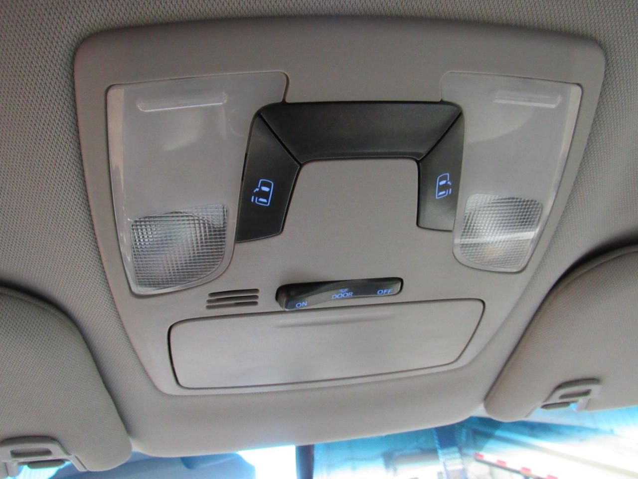 Toyota Sienna 5dr 7-Pass Van LE AWD (Natl) 2016