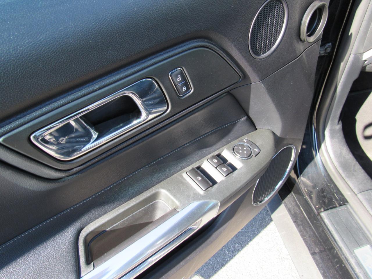 Ford Mustang 2dr Conv EcoBoost Premium 2016