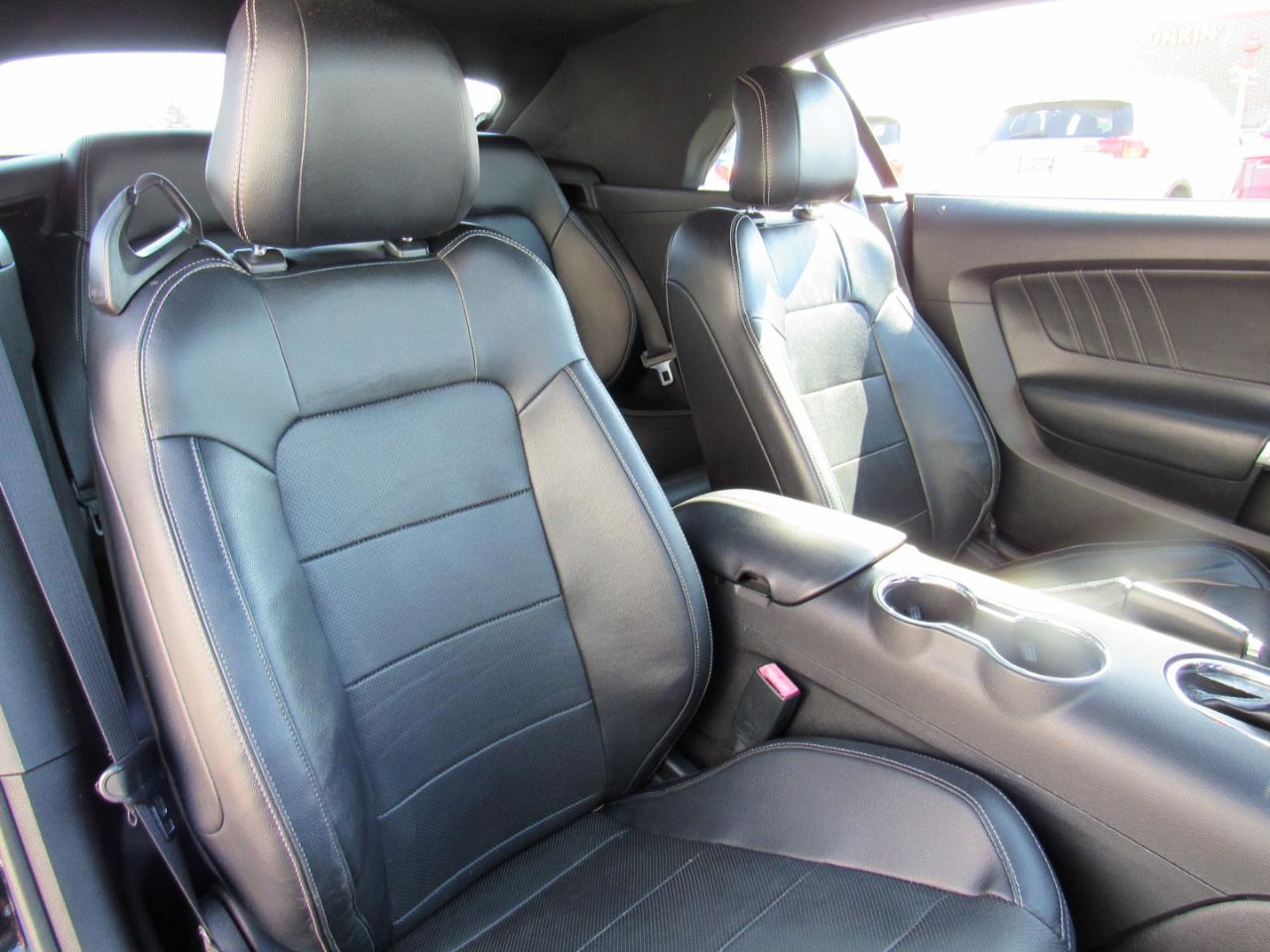 Ford Mustang 2dr Conv EcoBoost Premium 2016