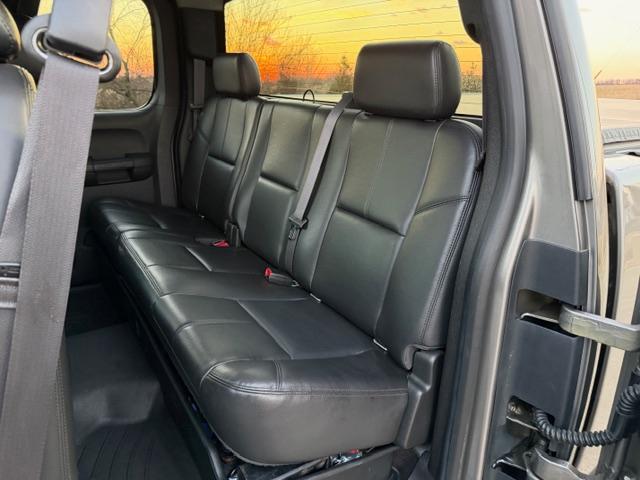 Chevrolet Silverado 2500HD 4WD Ext Cab 144.2" LTZ 2013