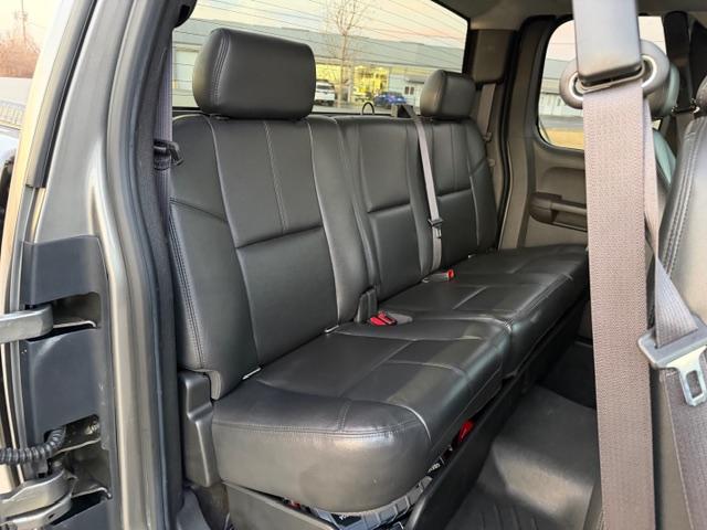 Chevrolet Silverado 2500HD 4WD Ext Cab 144.2" LTZ 2013