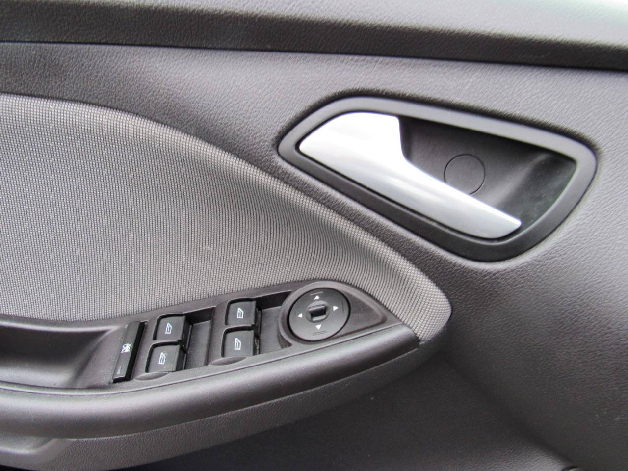 Ford Focus 5dr HB SE 2014