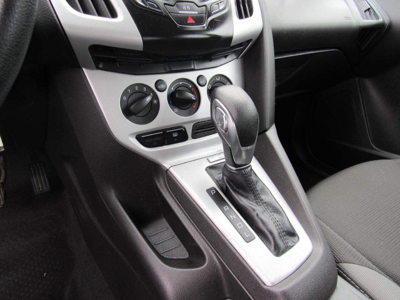 Ford Focus 5dr HB SE 2014