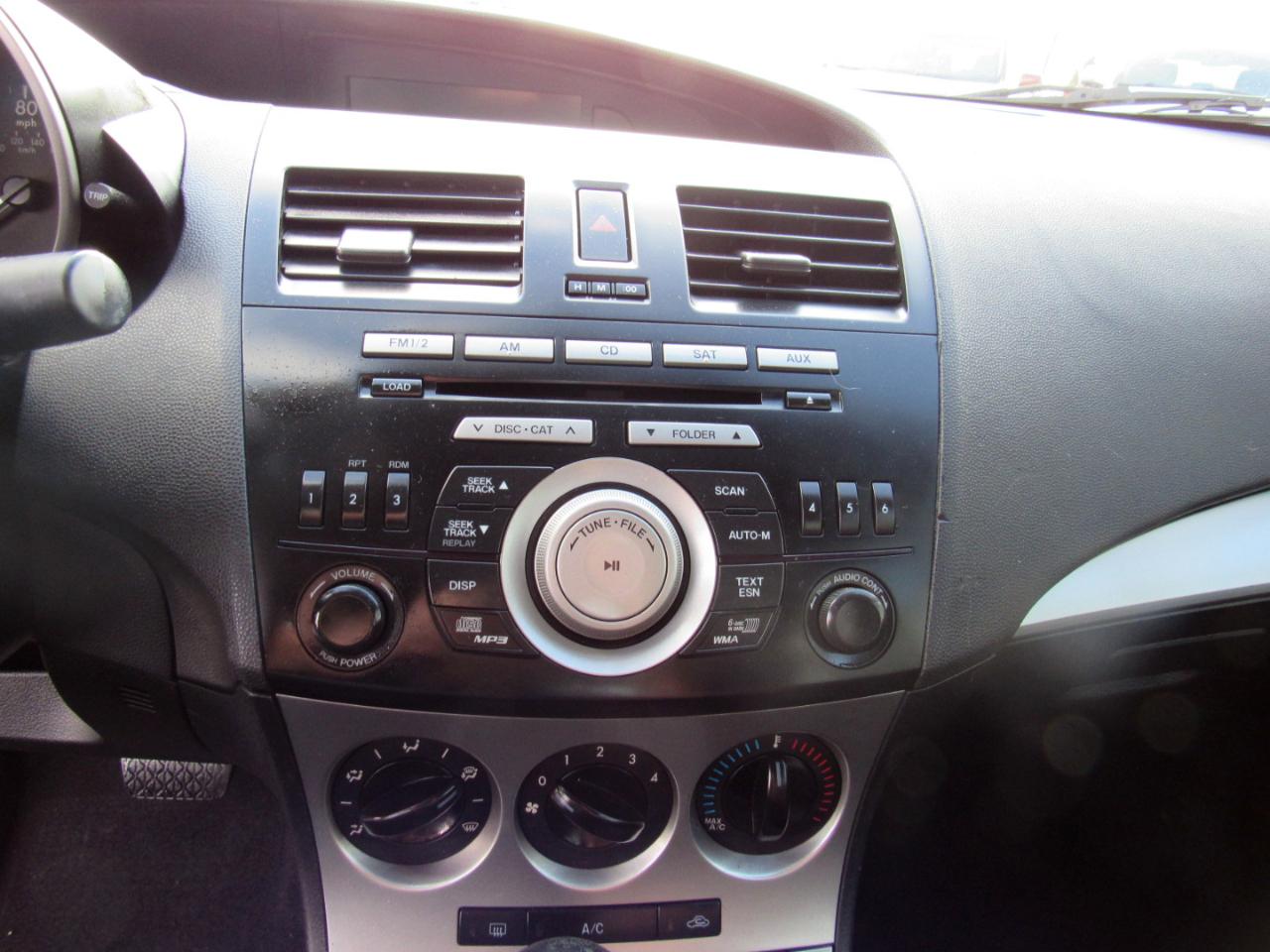 Mazda MAZDA3 4dr Sdn Auto i Touring 2010