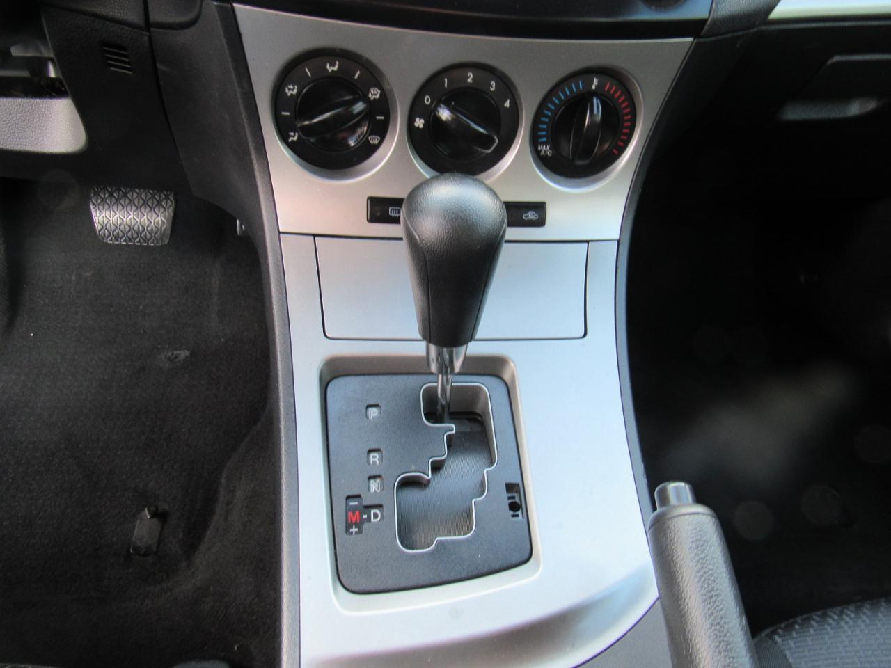 Mazda MAZDA3 4dr Sdn Auto i Touring 2010