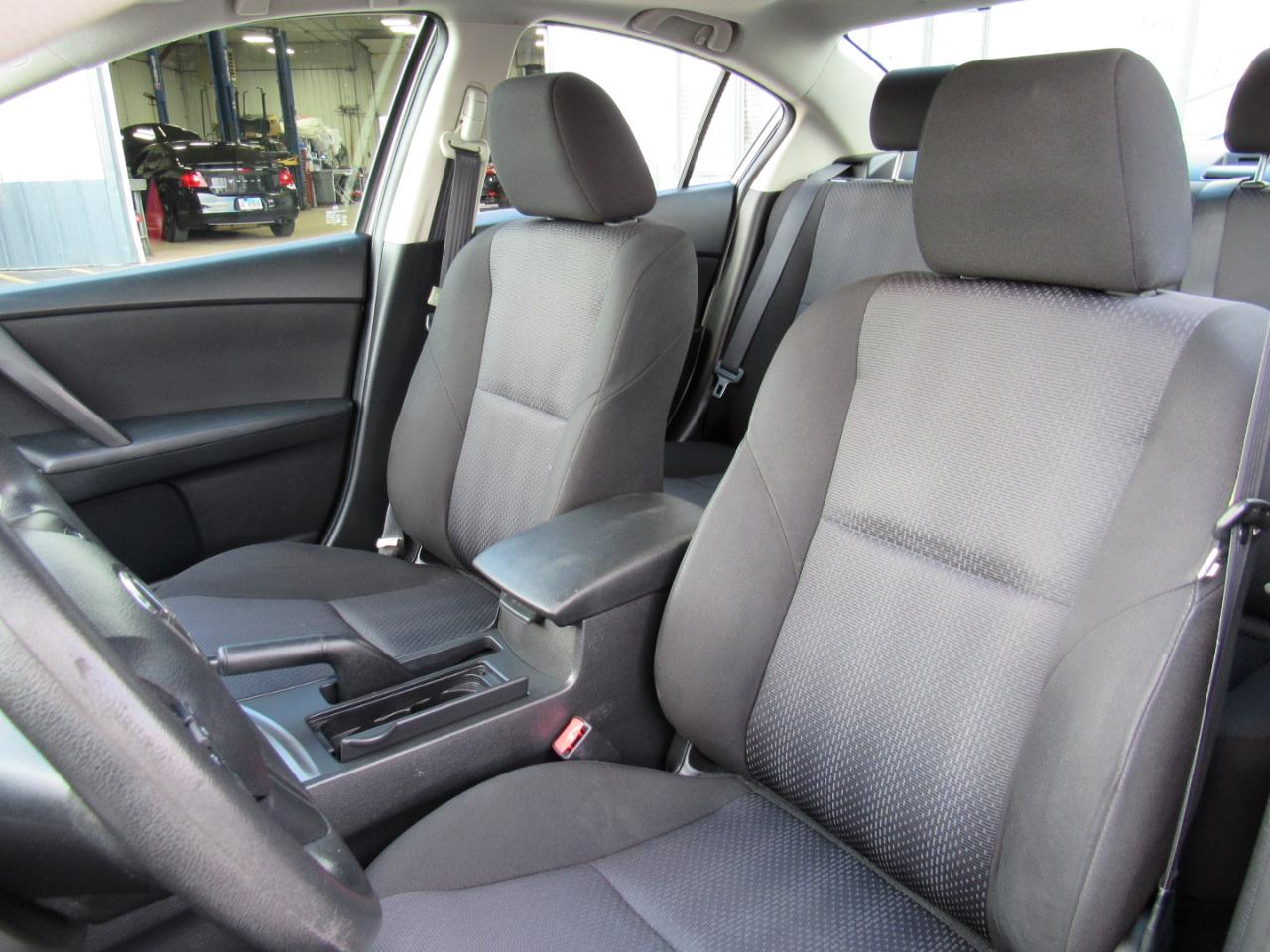 Mazda MAZDA3 4dr Sdn Auto i Touring 2010