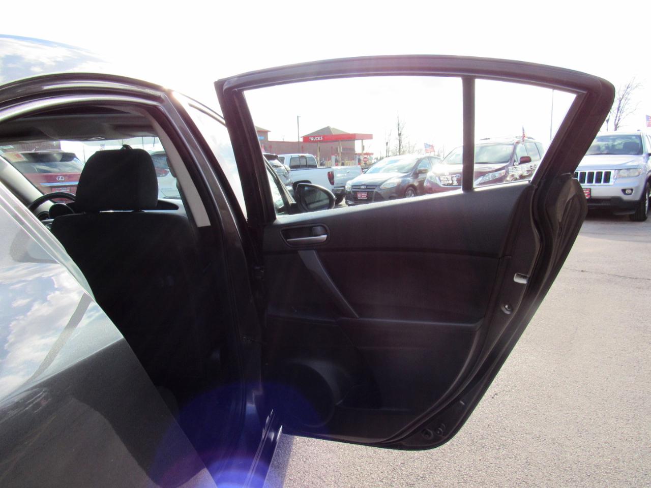 Mazda MAZDA3 4dr Sdn Auto i Touring 2010