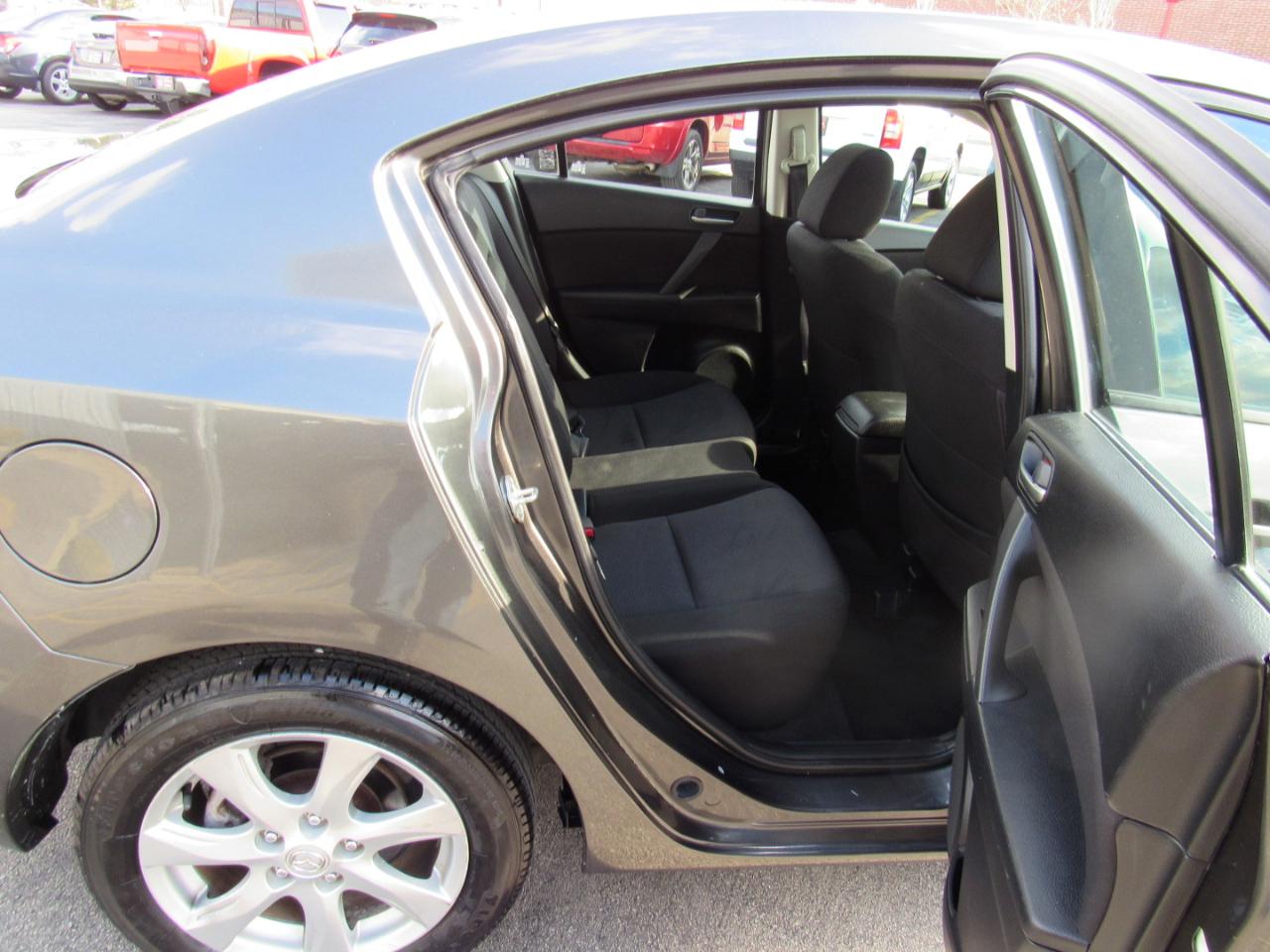 Mazda MAZDA3 4dr Sdn Auto i Touring 2010