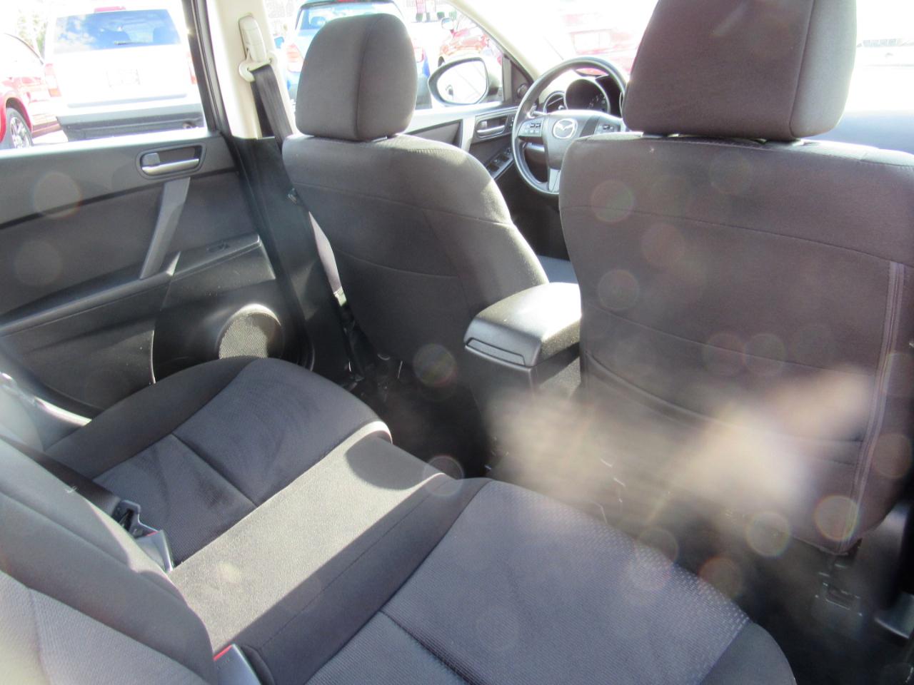 Mazda MAZDA3 4dr Sdn Auto i Touring 2010