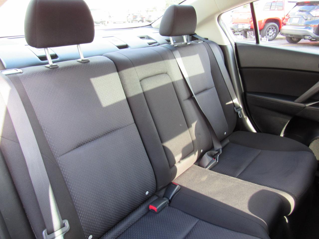 Mazda MAZDA3 4dr Sdn Auto i Touring 2010