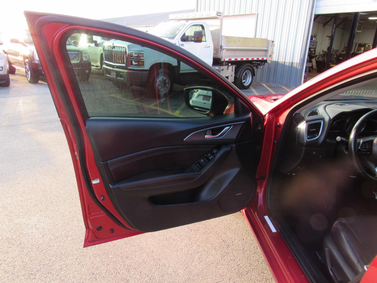 Mazda Mazda3 4-Door Grand Touring Auto 2017