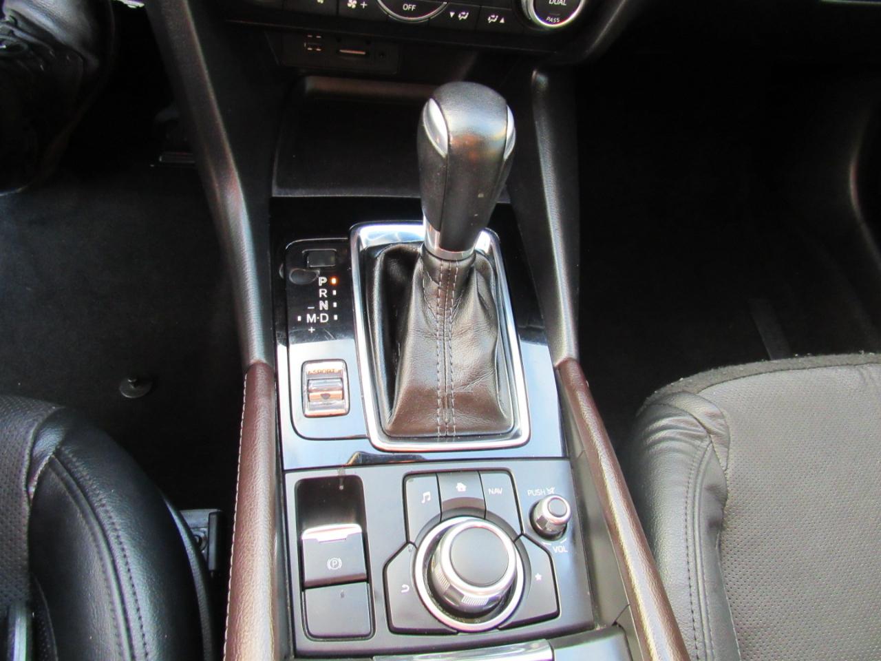 Mazda Mazda3 4-Door Grand Touring Auto 2017