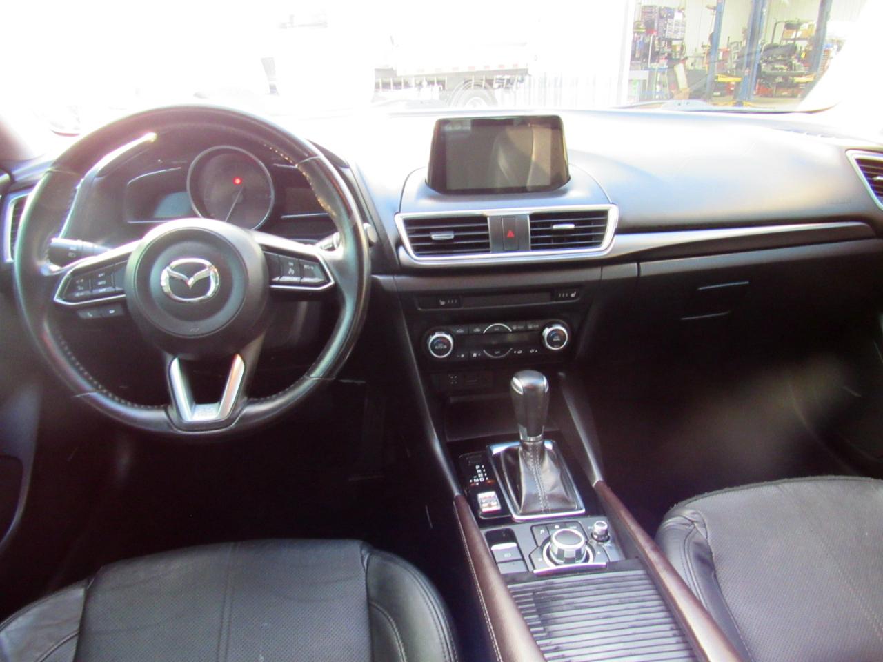 Mazda Mazda3 4-Door Grand Touring Auto 2017