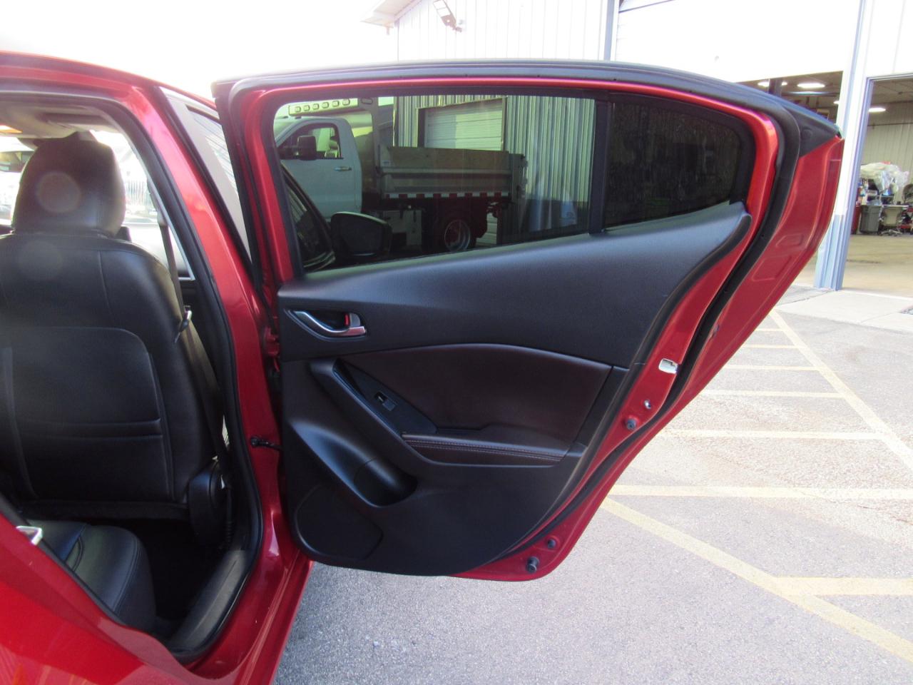 Mazda Mazda3 4-Door Grand Touring Auto 2017