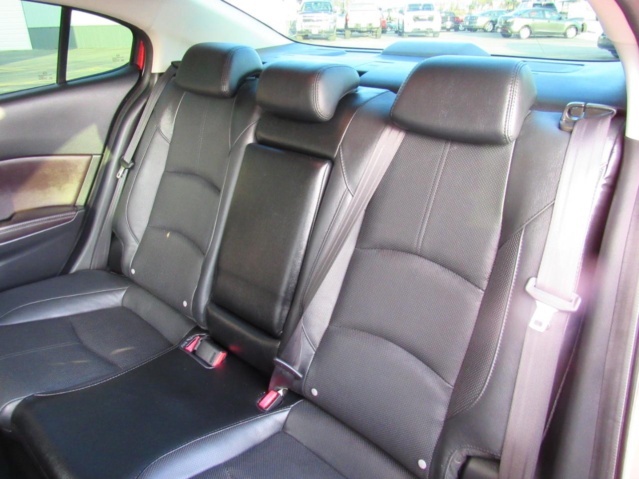 Mazda Mazda3 4-Door Grand Touring Auto 2017