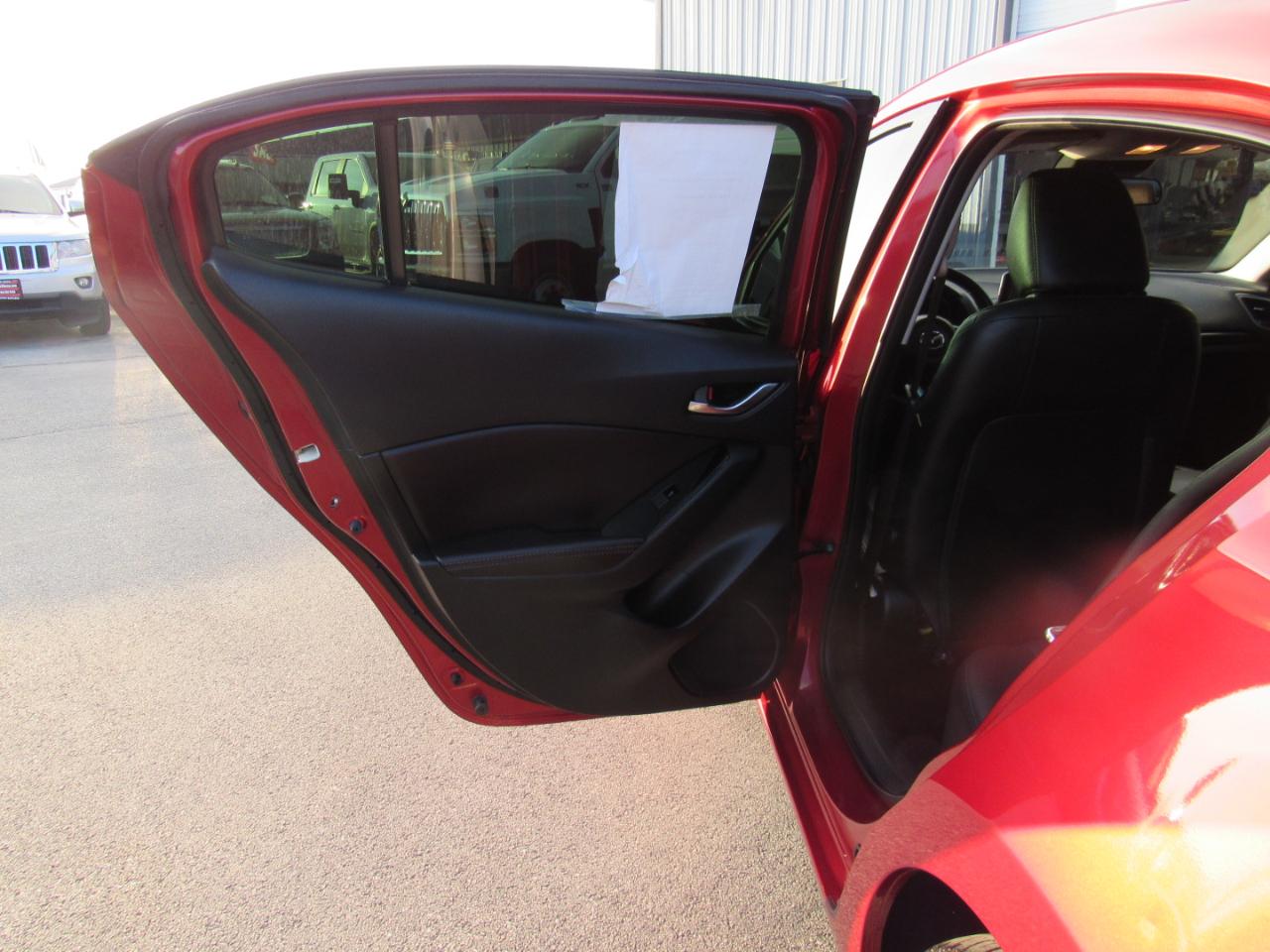 Mazda Mazda3 4-Door Grand Touring Auto 2017