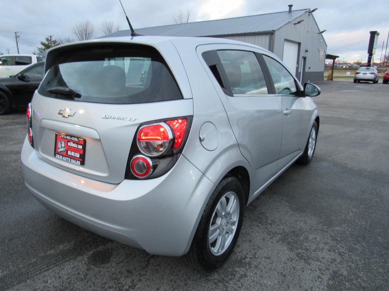 Chevrolet Sonic 5dr HB LT 2LT 2012