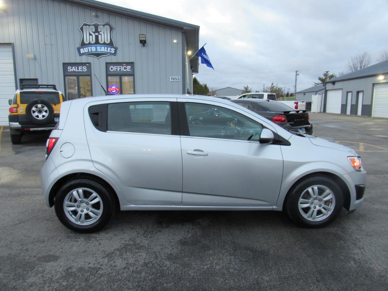 Chevrolet Sonic 5dr HB LT 2LT 2012