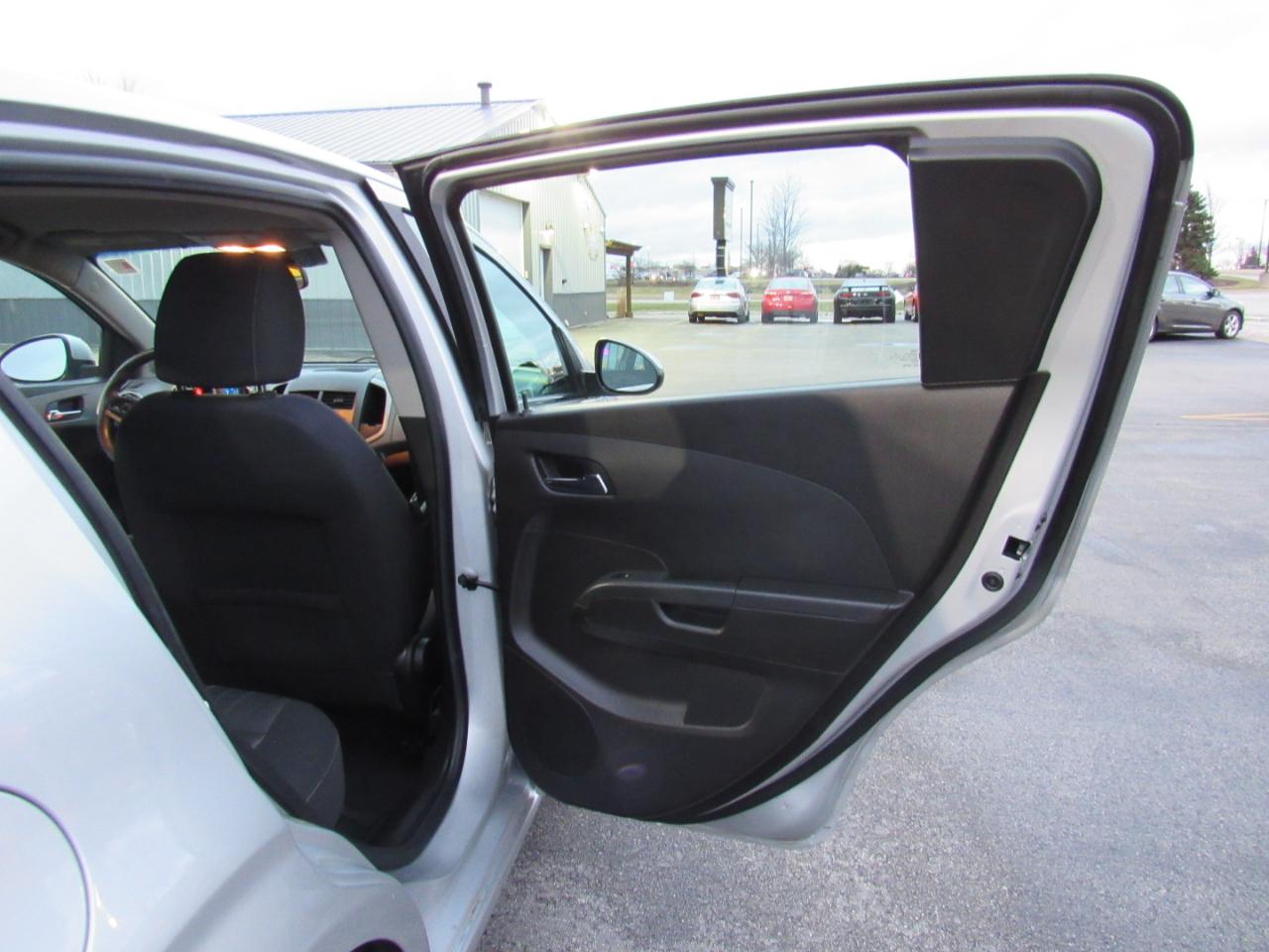 Chevrolet Sonic 5dr HB LT 2LT 2012