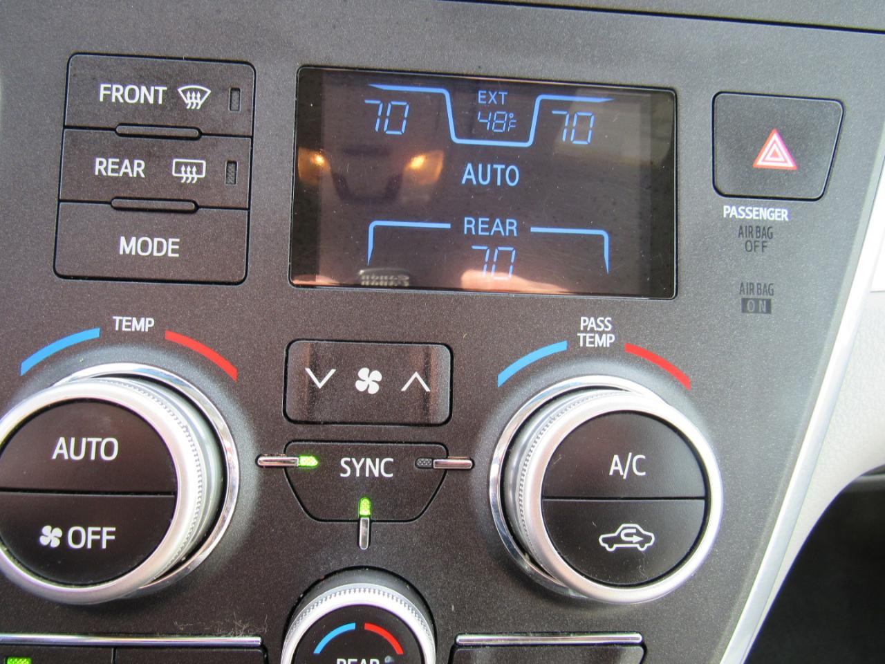 Toyota Sienna LE FWD 8-Passenger (Natl) 2017