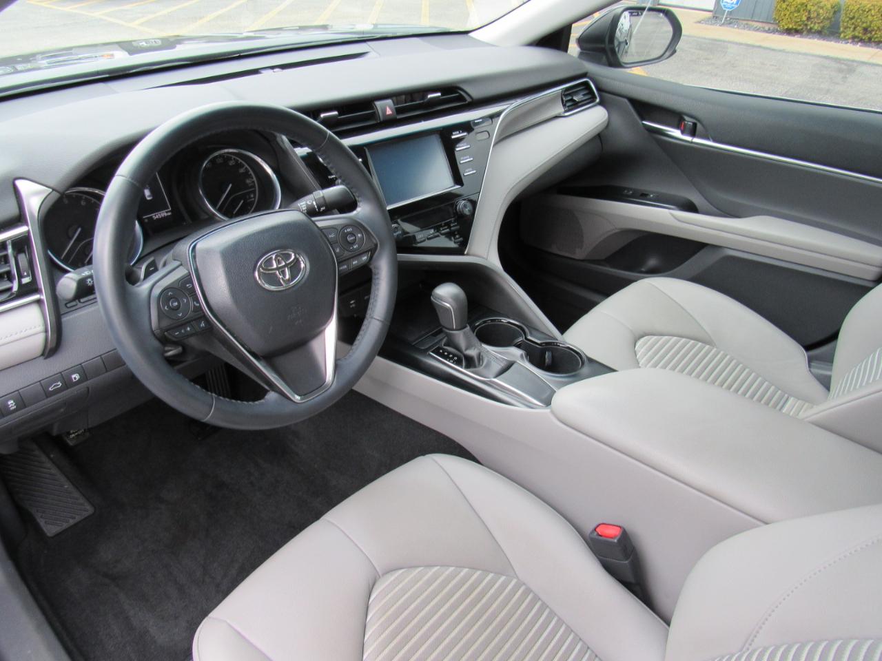 Toyota Camry XLE Auto (Natl) 2018