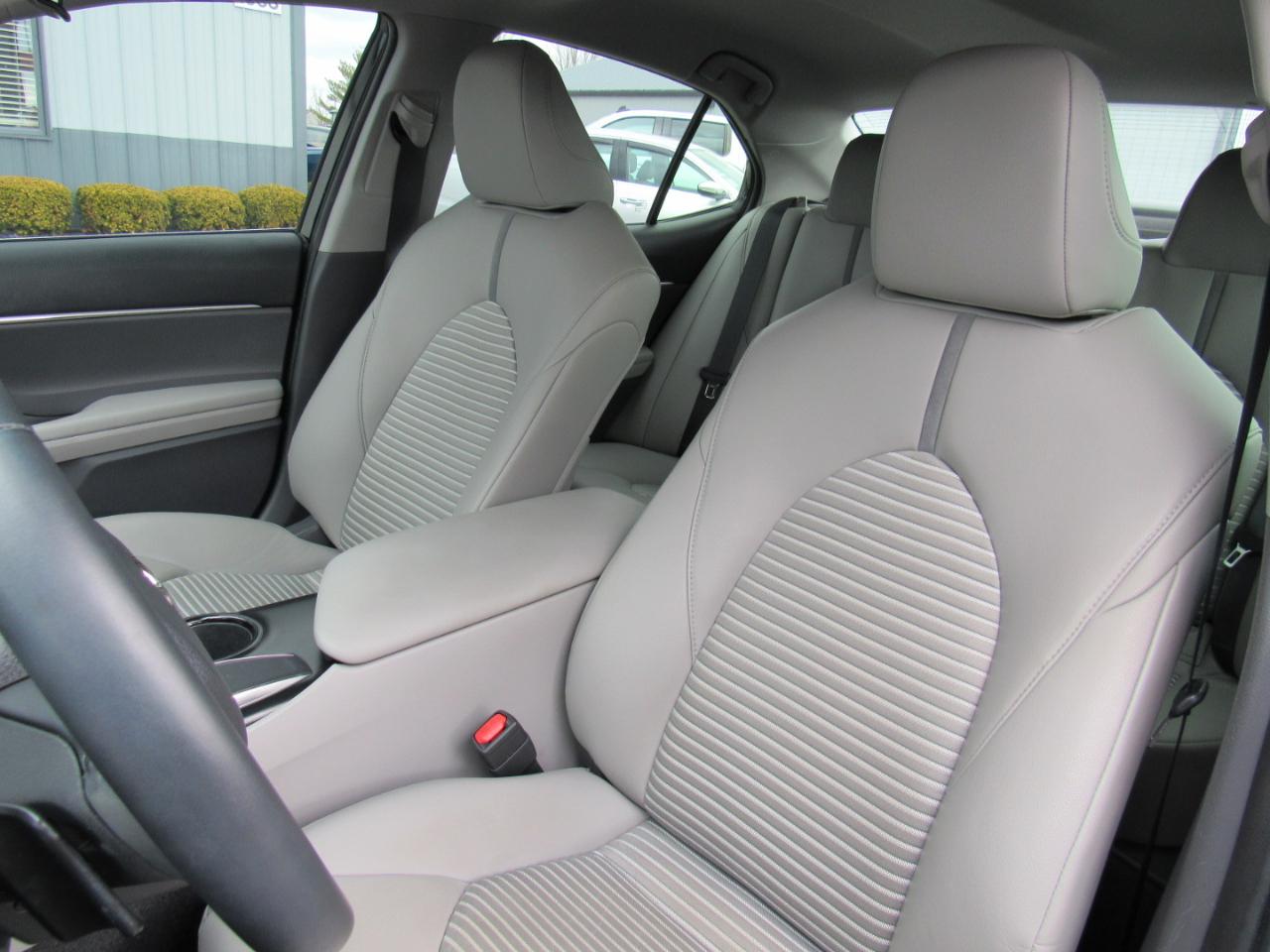 Toyota Camry XLE Auto (Natl) 2018