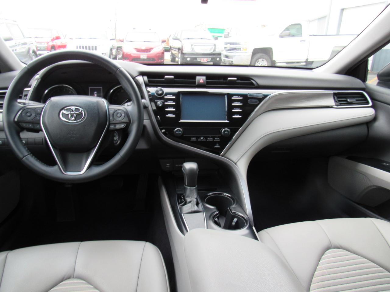 Toyota Camry XLE Auto (Natl) 2018