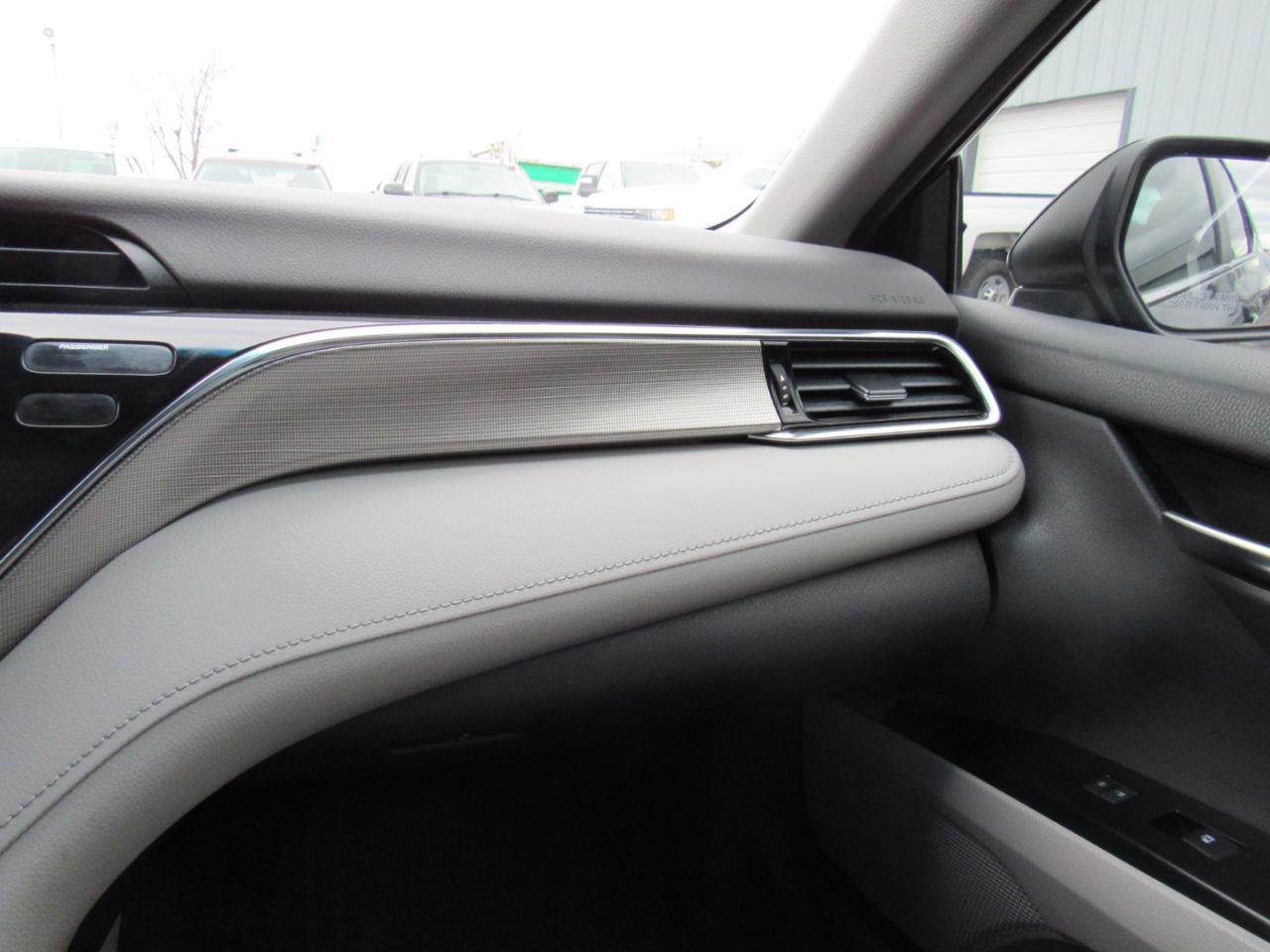 Toyota Camry XLE Auto (Natl) 2018