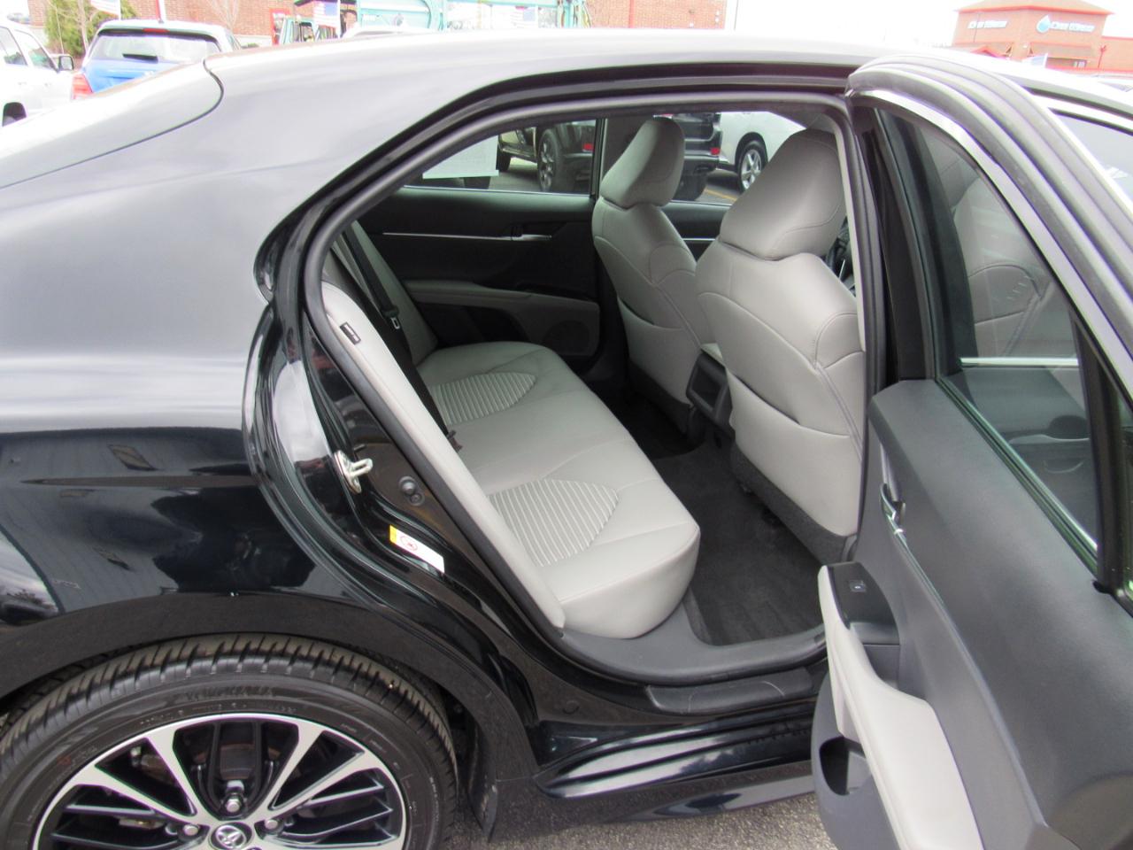 Toyota Camry XLE Auto (Natl) 2018