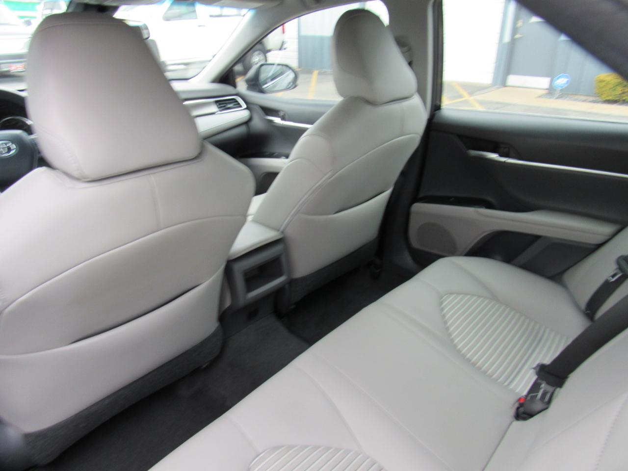 Toyota Camry XLE Auto (Natl) 2018