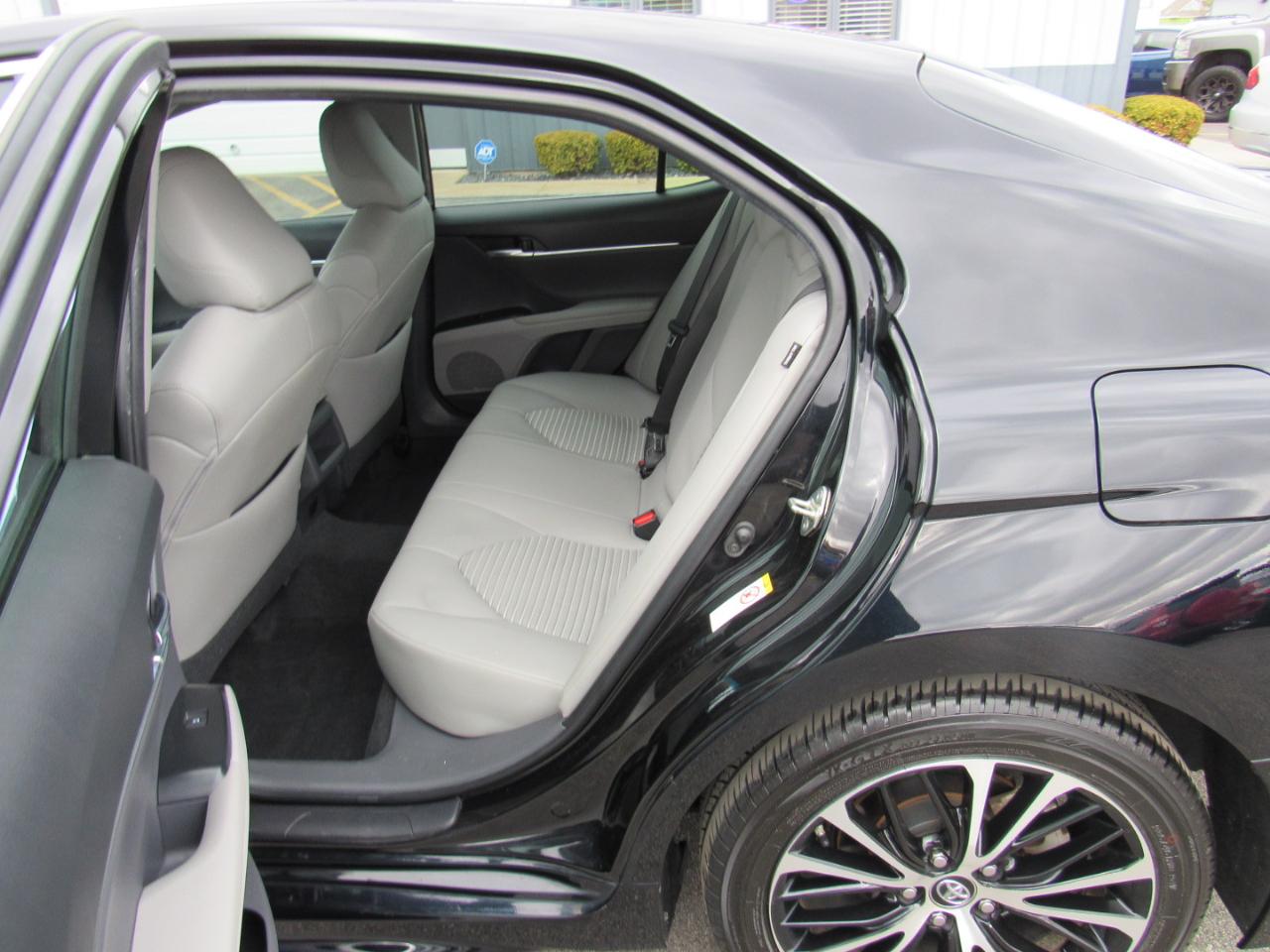 Toyota Camry XLE Auto (Natl) 2018