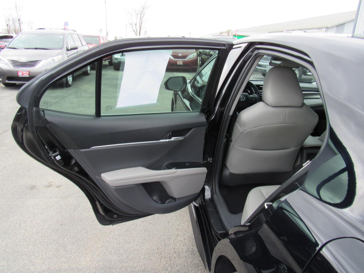 Toyota Camry XLE Auto (Natl) 2018