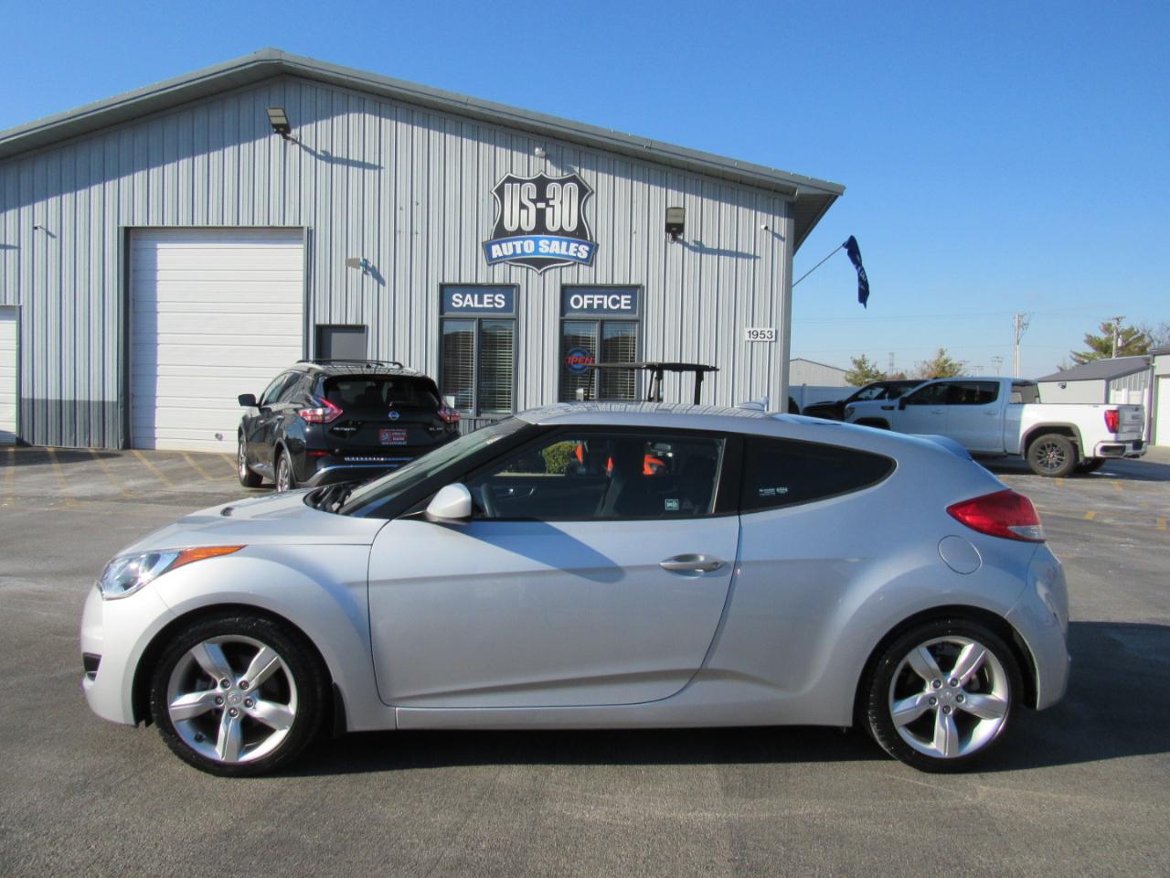 Hyundai Veloster 3dr Cpe Auto w/Black Int 2013