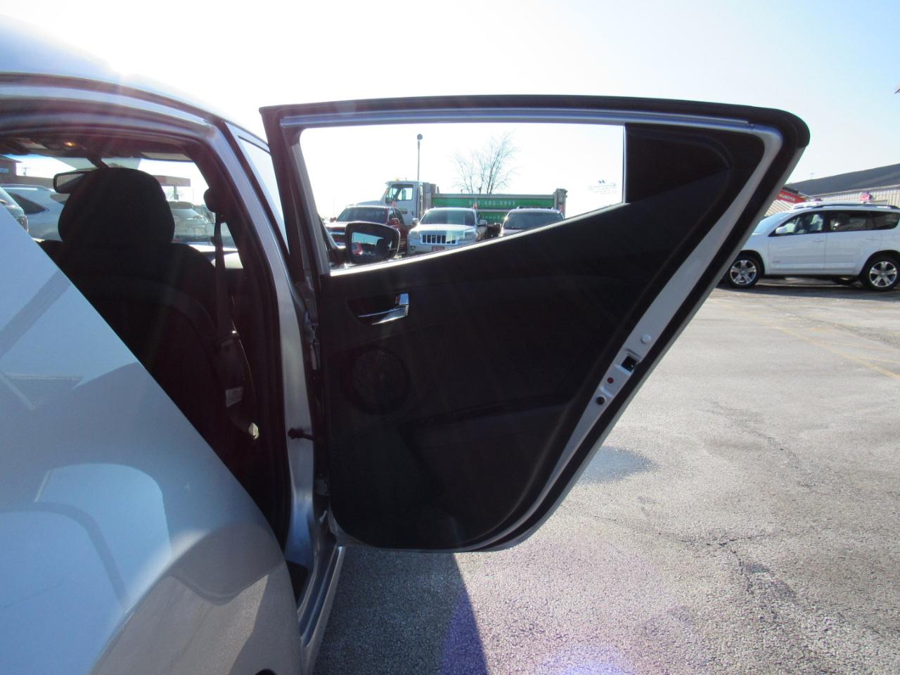 Hyundai Veloster 3dr Cpe Auto w/Black Int 2013