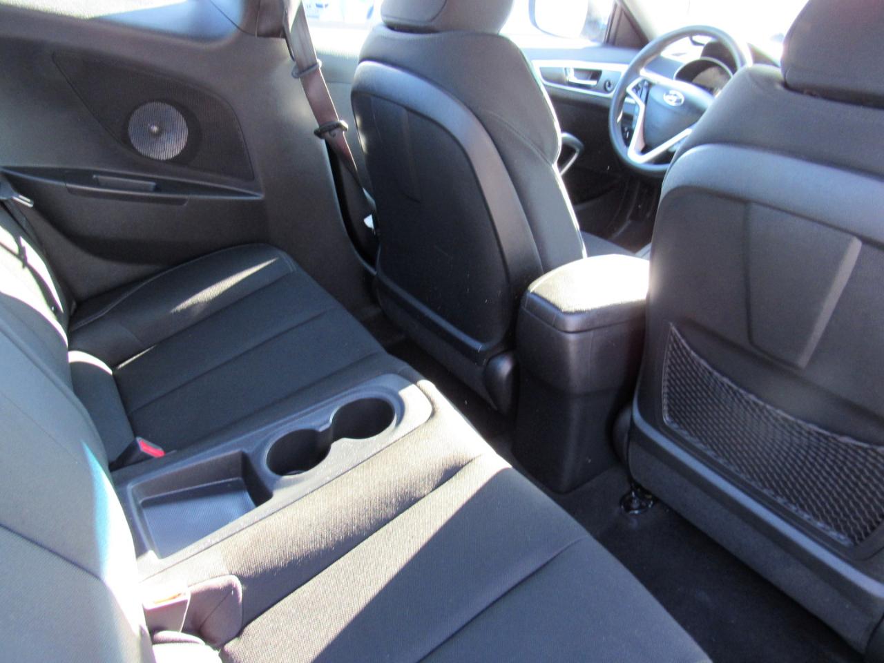 Hyundai Veloster 3dr Cpe Auto w/Black Int 2013