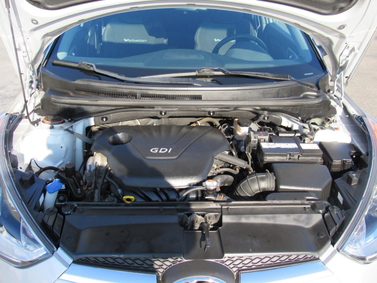 Hyundai Veloster 3dr Cpe Auto w/Black Int 2013