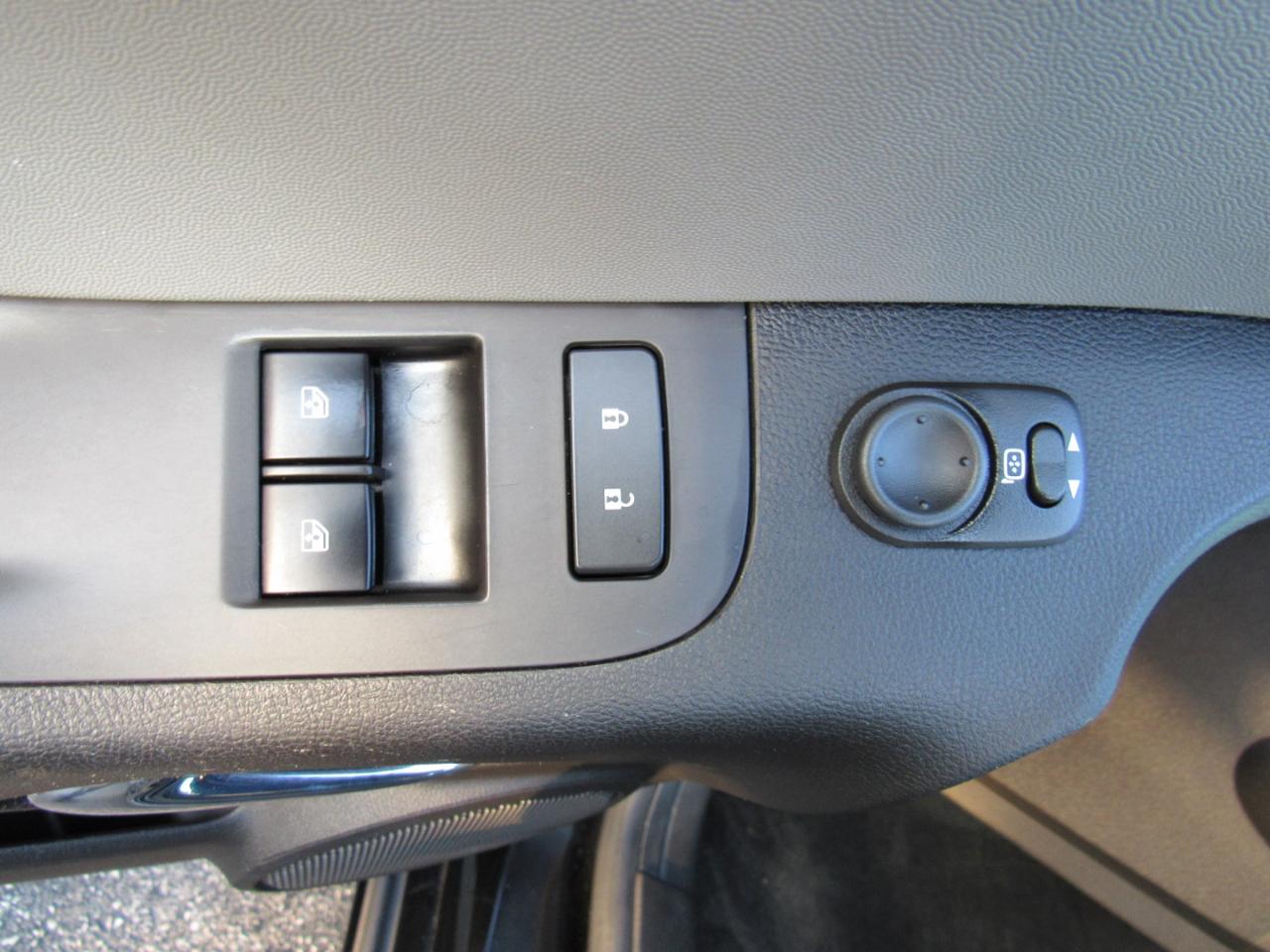 Chevrolet Camaro 2dr Cpe 2LS 2012