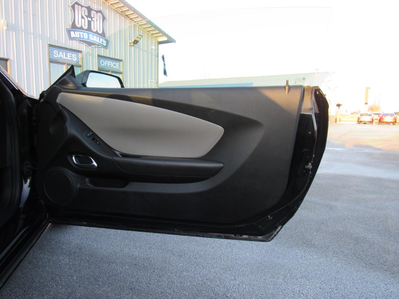 Chevrolet Camaro 2dr Cpe 2LS 2012